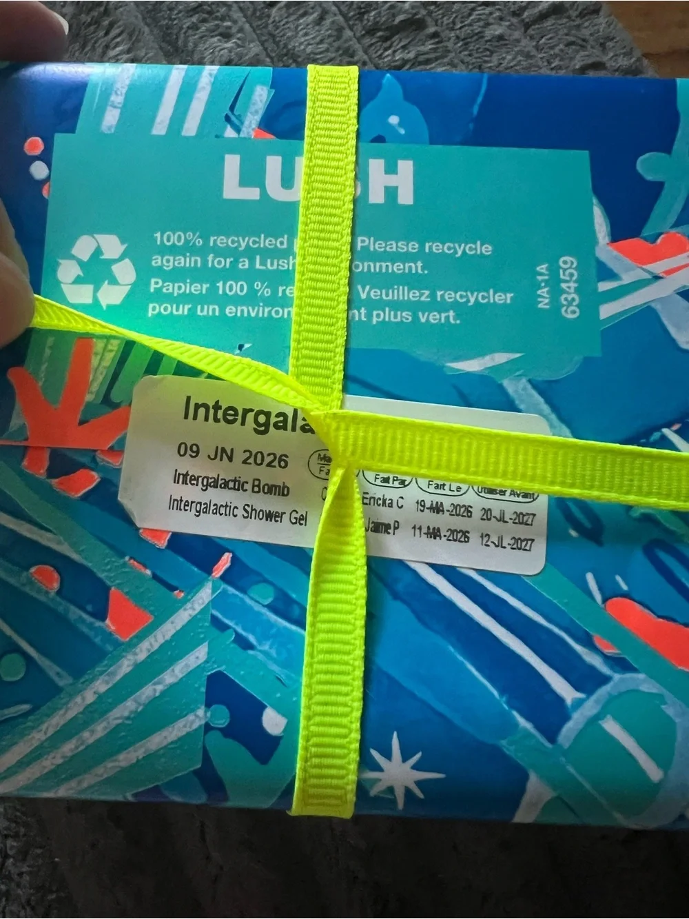 LUSH INTERGALACTIC BATH GIFT SET SHOWER GEL & BATH BOMB BRAND NEW